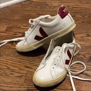 Veja Women's White and Burgundy Sneakers